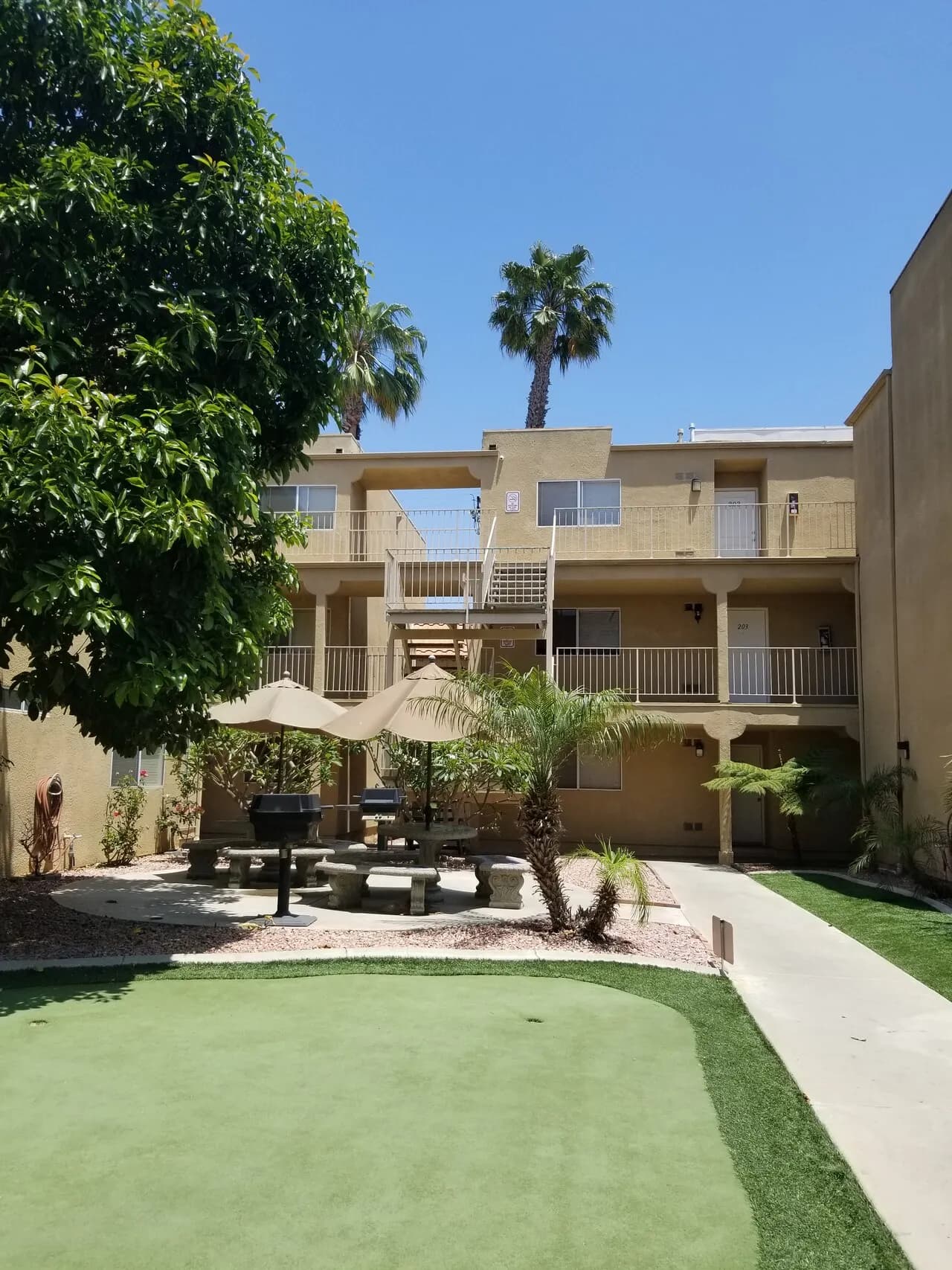 2 Br +2 Full Ba + 2Pk, South Gardena $2,195
					2 Bed
					South Gardena's preview 0
