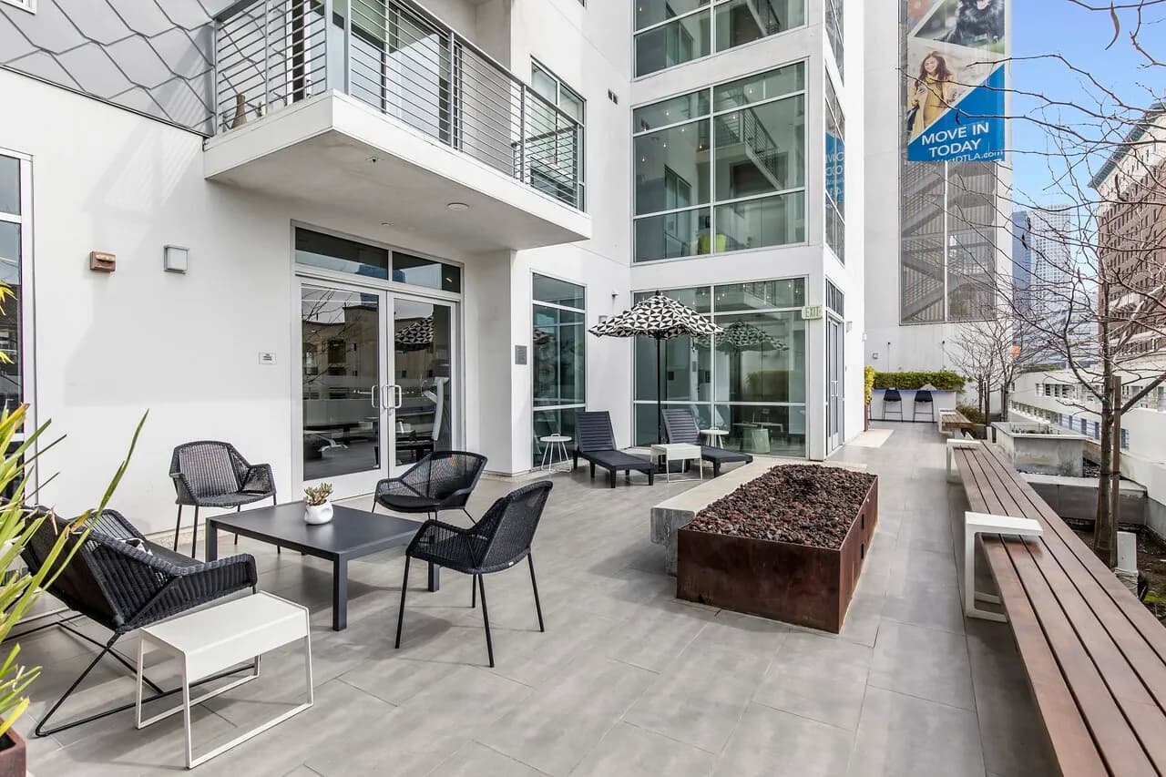 신규DTLA Hi-rise Studio발코니뷰12주+$1000NO소셜유학생OK
					Studio
					Los Angeles's preview 0