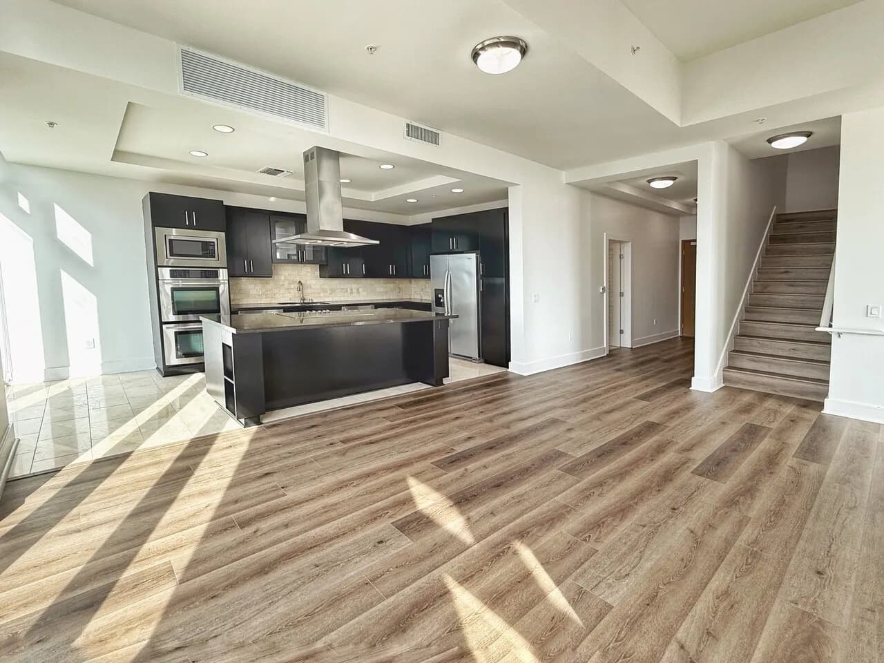 한타윌셔Hi-rise1br1ba15층뷰+800sf+4주Free NO소셜유학생OK
					1 Bed
					Los Angeles's preview 3