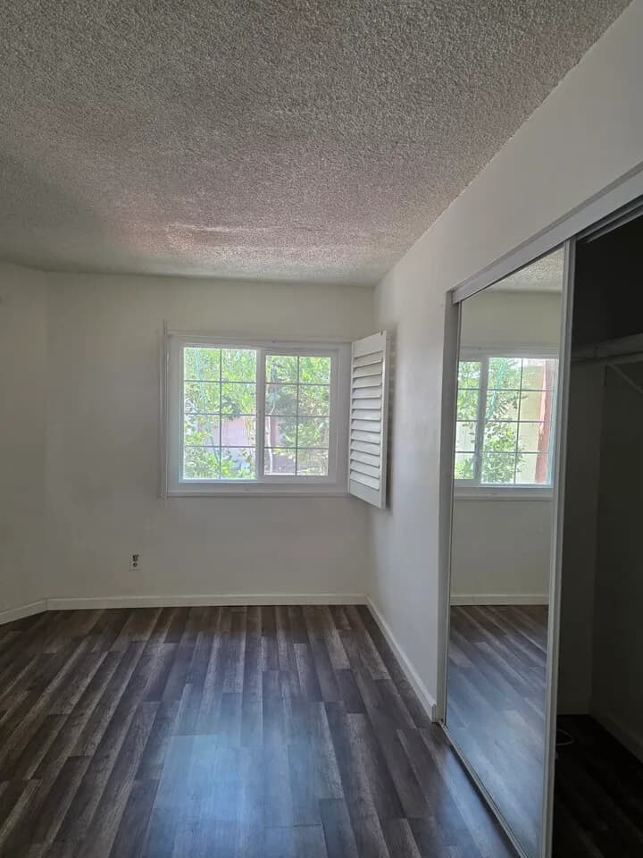 쾌적한 2Beds and 1Bath/ Remodeling Finished
					2 Bed
					Buena Park's preview 1