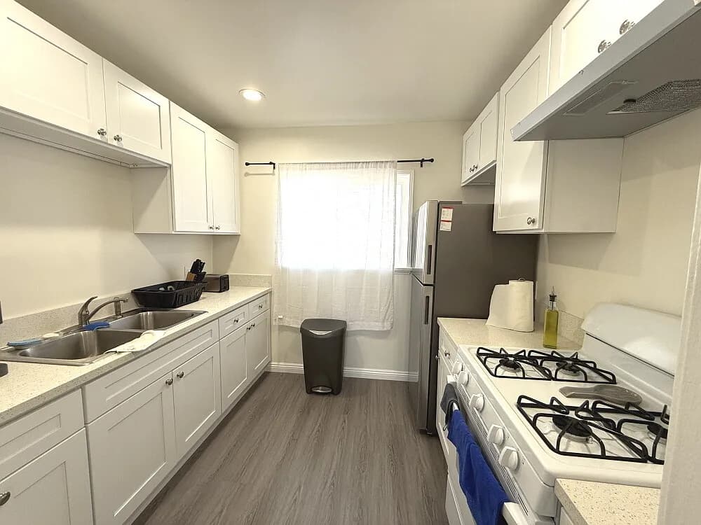 Studio, $1,550 Inglewood
					Studio
					Inglewood's preview 2