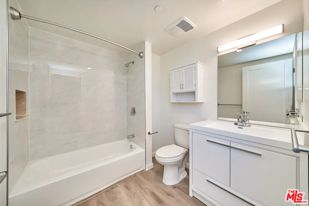 Brand-New 2 Bed / 2 Bath Modern Apartment in Hanco
					아파트
					Los Angeles's preview 0
