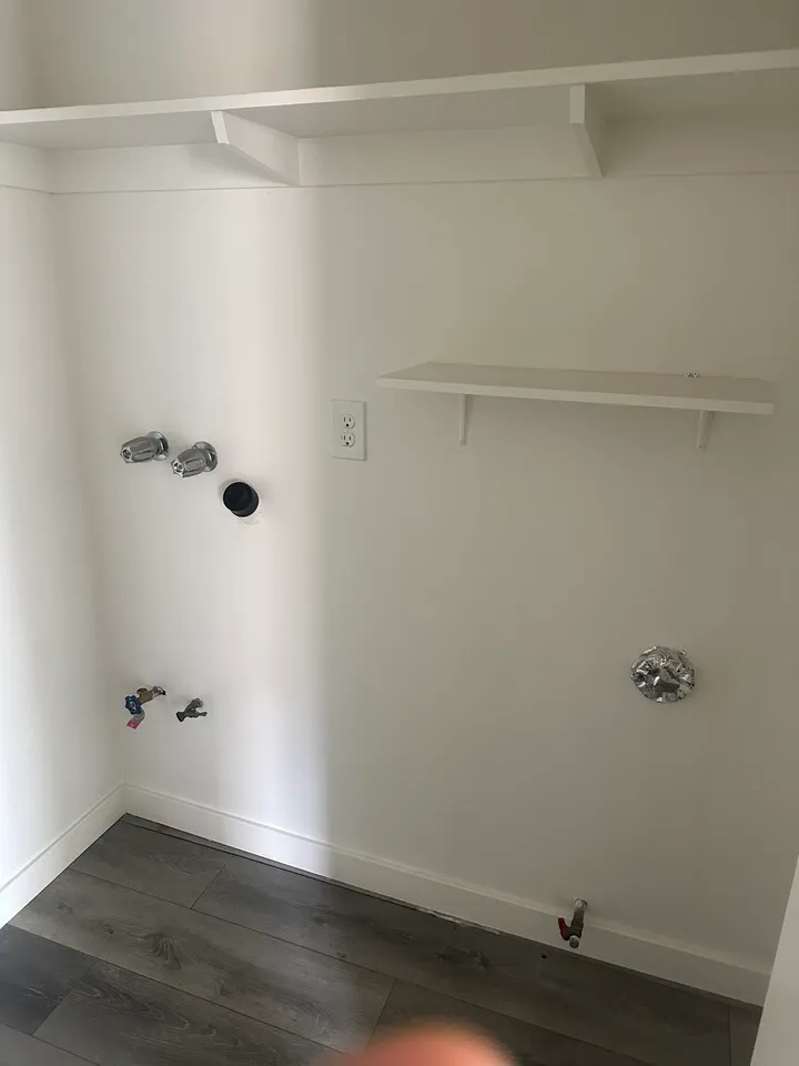 한타 3BD+2BA+2 Parking, 아파트
					아파트
					Los Angeles's preview 2