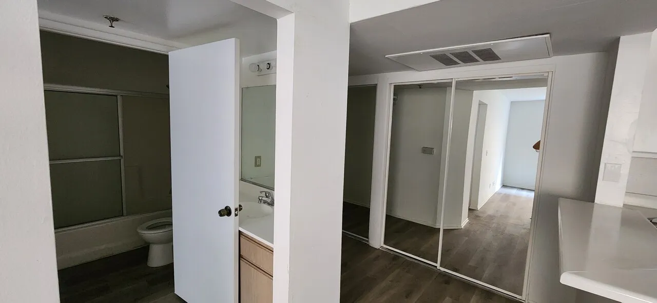 한타중심, 1 Bed 2Bed 좋은 아파트
					1 Bed
					코리아타운's preview 1