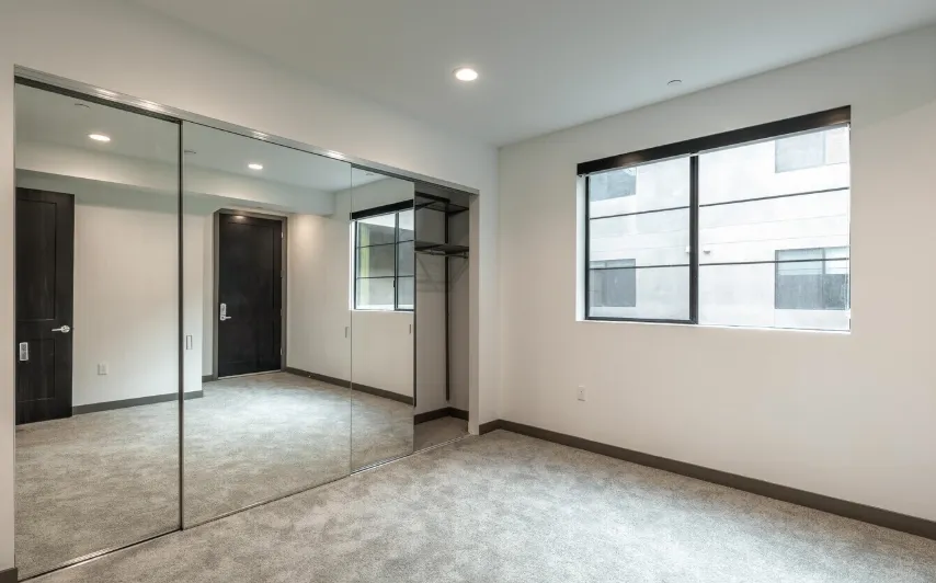 제시카 & 제이슨ㅣ한타 북쪽 1Bed +로프트+Private Rooftop 1달 FREE
					1 Bed
					Koreatown's preview 2