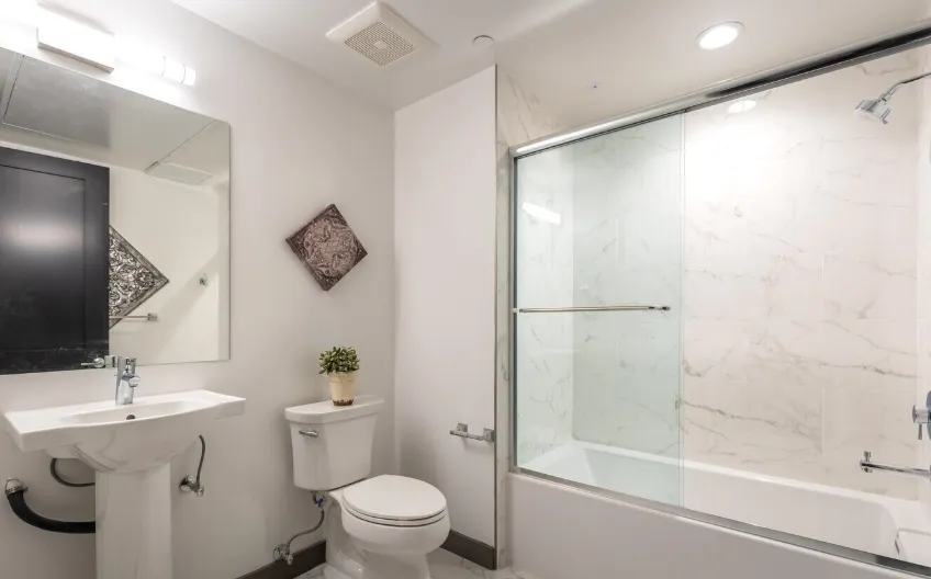 제시카 & 제이슨ㅣ한타 북쪽 1Bed +로프트+Private Rooftop 1달 FREE
					1 Bed
					Koreatown's preview 3