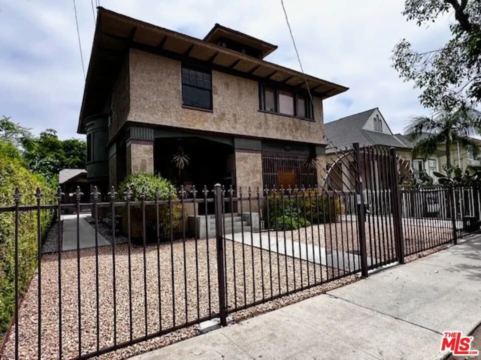 24시간DPS 순찰 지역 – USC University Park 캠퍼스 옆
					2 Bed
					Los Angeles's preview 0