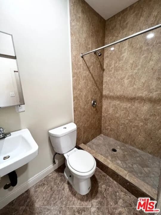 24시간DPS 순찰 지역 – USC University Park 캠퍼스 옆
					2 Bed
					Los Angeles's preview 3