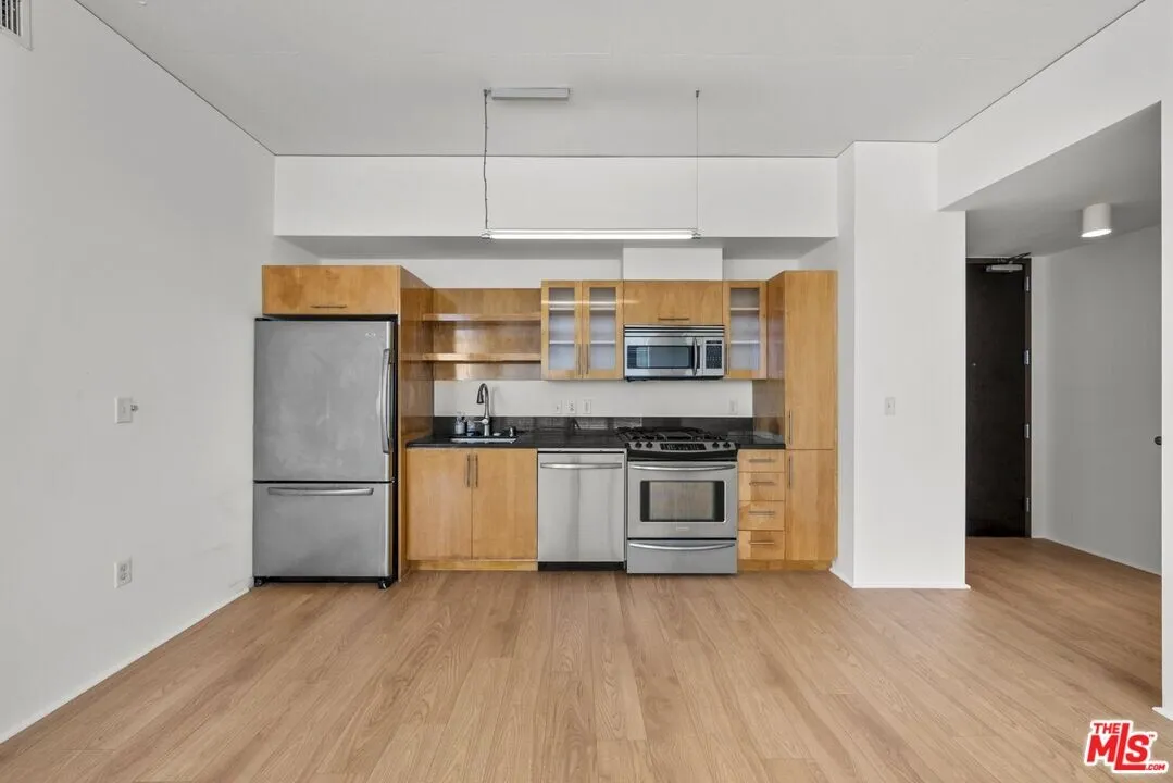 일레븐 다운타운 1bed / 1bath
					1 Bed
					Los Angeles's preview 1