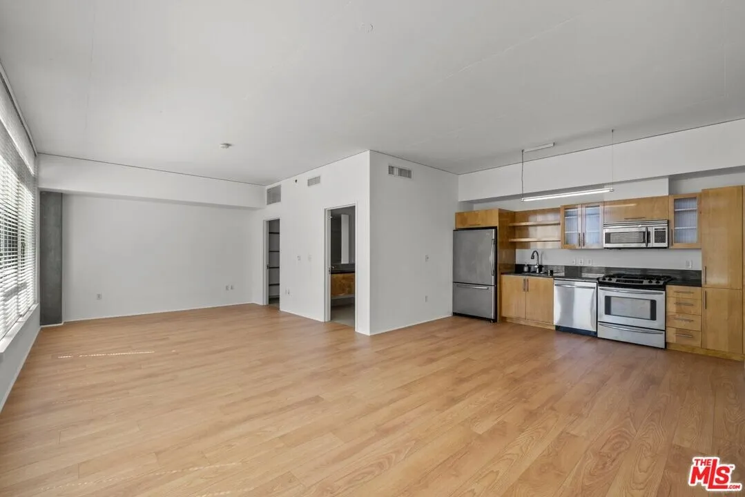 일레븐 다운타운 1bed / 1bath
					1 Bed
					Los Angeles's preview 2