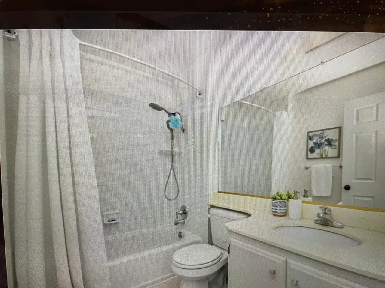 La Mirada-Furnished Room+Private Bath+Parking
					1 Bed
					La Mirada's preview 3