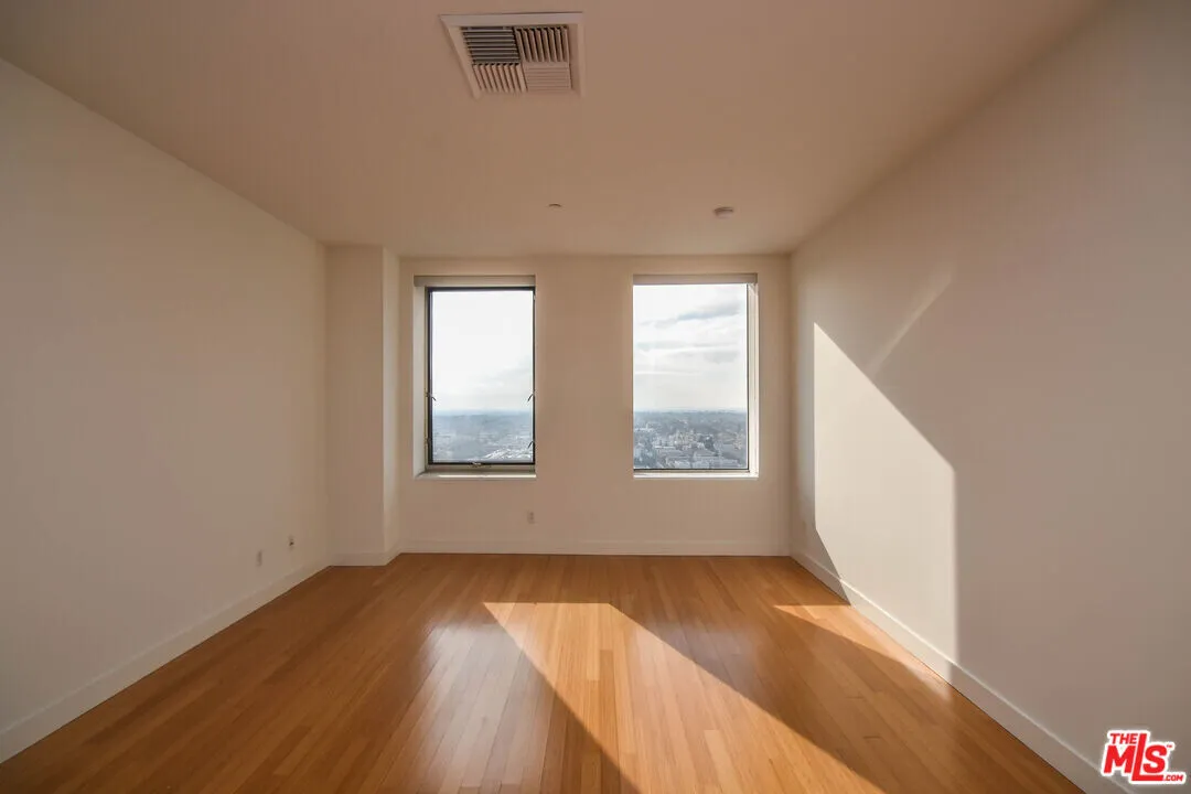 3810 Wilshire Blvd 콘도 1 베드 $2350
					콘도
					Los Angeles's preview 0