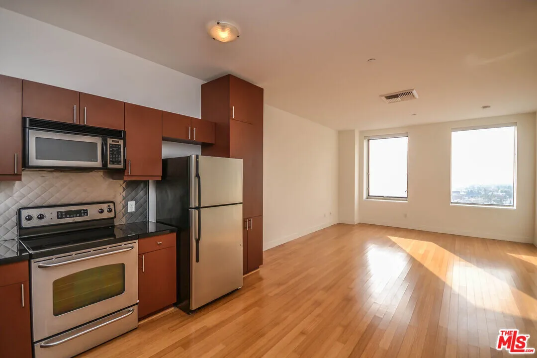 3810 Wilshire Blvd 콘도 1 베드 $2350
					콘도
					Los Angeles's preview 1
