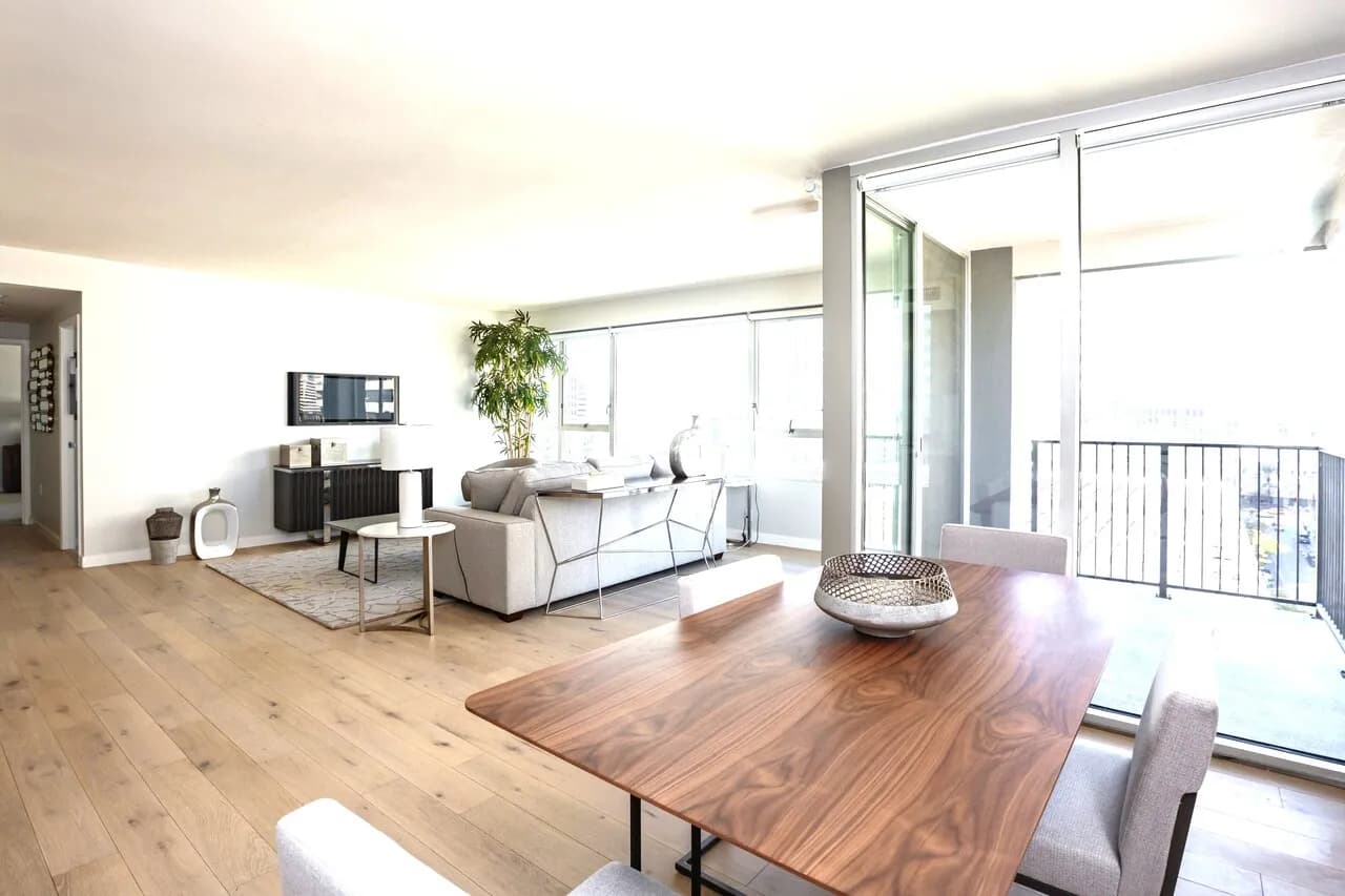 한타7가Hi-Rise10층1br+발코니750sf+1달FreeNO소셜유학생OK
					1 Bed
					Los Angeles's preview 3