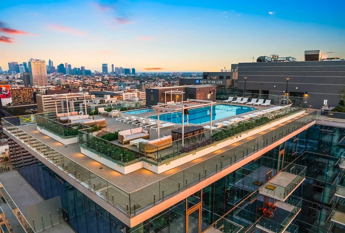 신축Hi-Rise OPUS 1br+덴+1050sf+4주+$1000NO소셜유학생OK
					1 Bed
					Los Angeles's preview 0