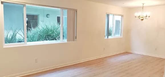 1bedroom + 1 bathroom + 1parking (inside gate) 렌트합니다.
					아파트
					Los Angeles's preview 1