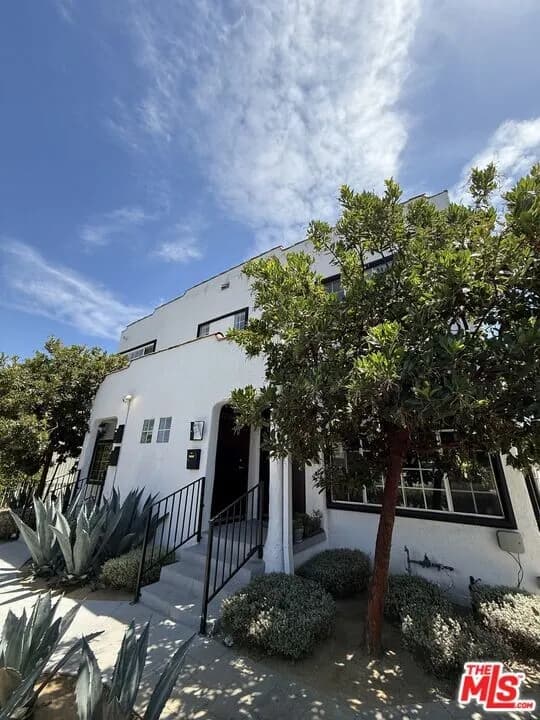 1326 S Bronson Ave 2 베드 $2700
					아파트
					Los Angeles's preview 0