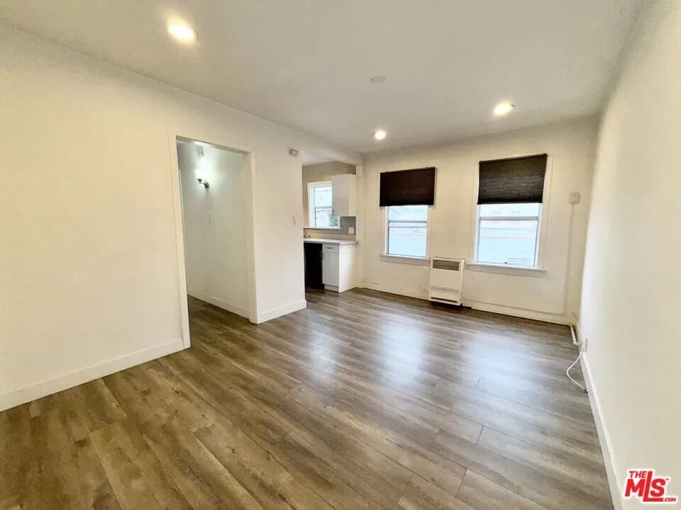 1326 S Bronson Ave 2 베드 $2700
					아파트
					Los Angeles's preview 2
