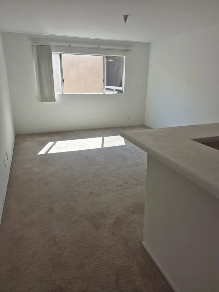 생활하기 편리한 시설과 위치
					1 Bed
					Los Angeles's preview 2