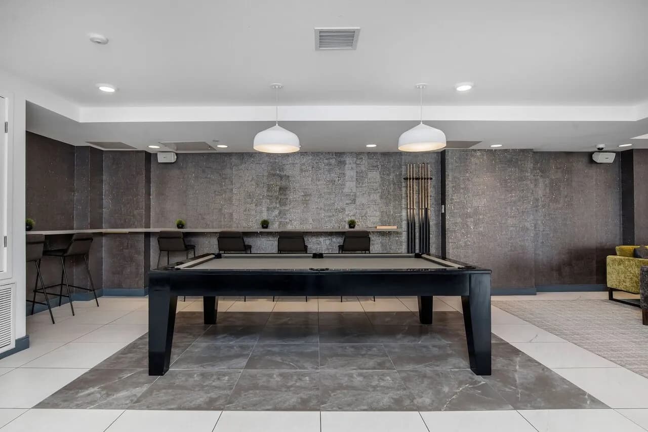한타신규켄모어1br+발코니900sf 6주+1파킹FreeEV차지OK
					1 Bed
					Los Angeles's preview 1