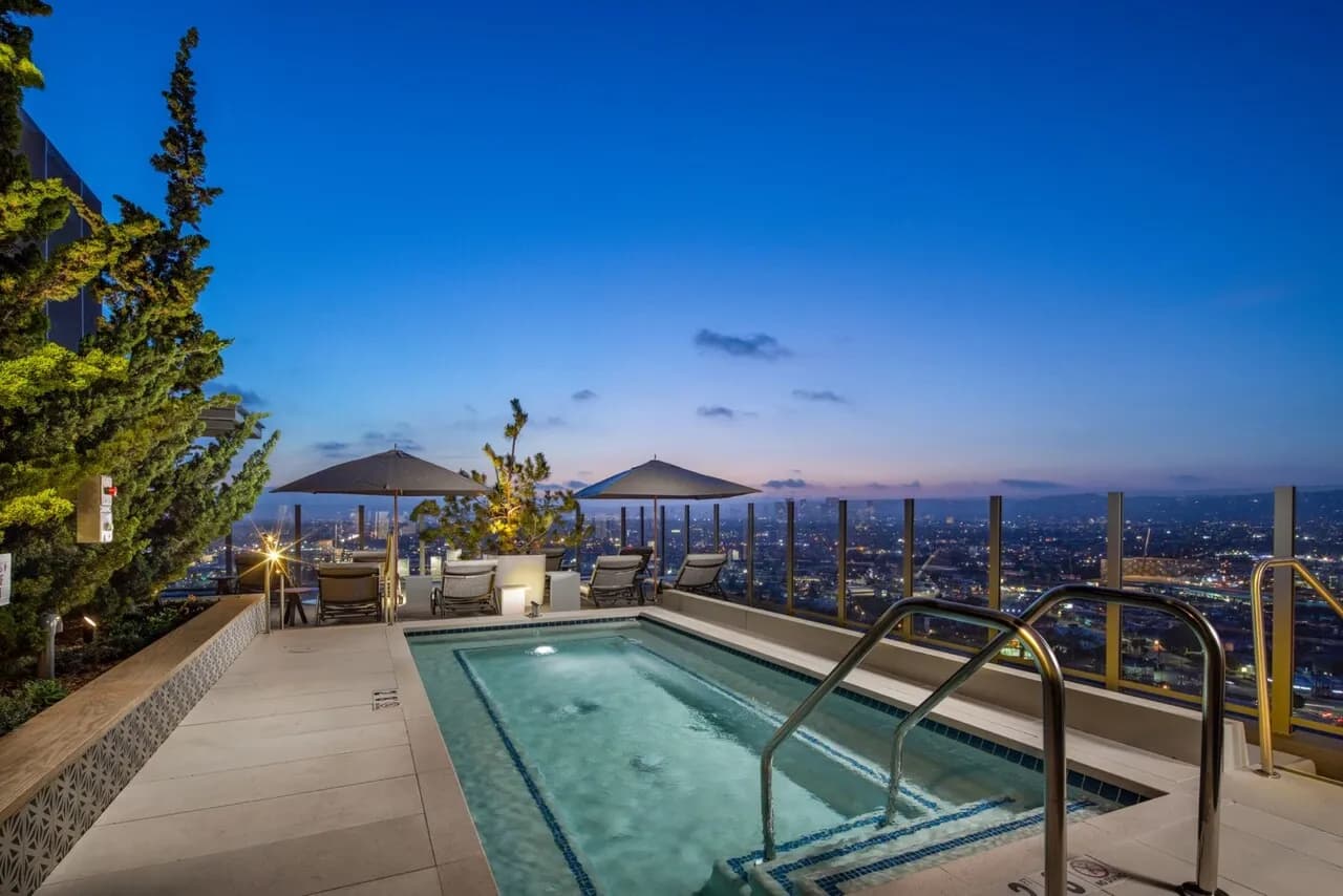 DTLA신규Hi-Rise10주+$1500Free은행잔고NO소셜유학생OK
					1 Bed
					Los Angeles's preview 0