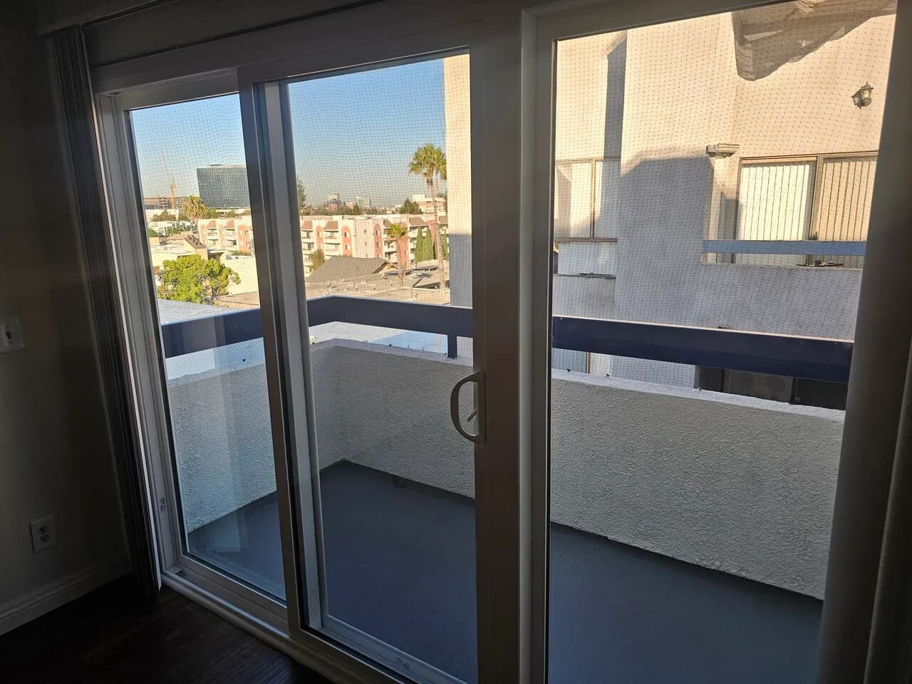 한인타운 1베드 & 1Full Bath & 1Parking 아파트
					1 Bed
					Los Angeles's preview 3