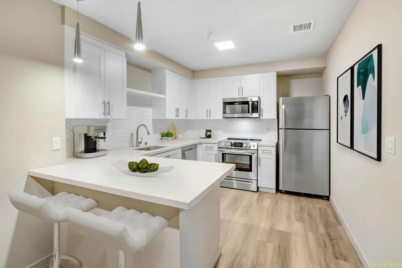 Brand New 2 Bedroom with Den in Koreatown
					아파트
					Los Angeles's preview 3