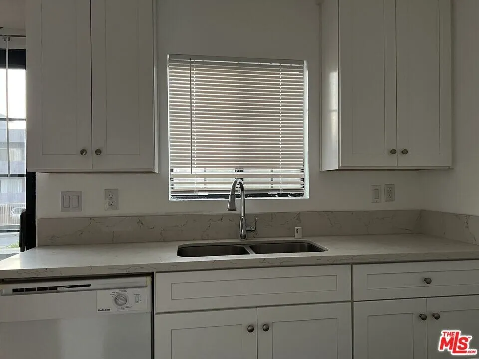 710 Crenshaw 2 베드 $2600
					아파트
					Los Angeles's preview 1