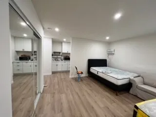 2베드1.5 베쓰 ( +1 Den ) 인터넷 유틸리티포함 2 Parking$2,400월
					아파트
					Los Angeles's preview 0