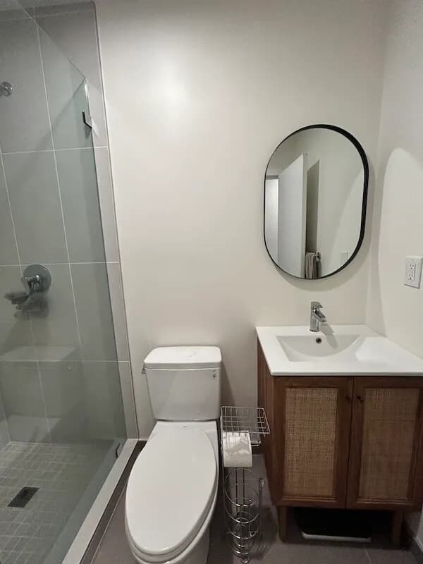 Private room in Culver City house
					룸메이트
					Culver City's preview 2