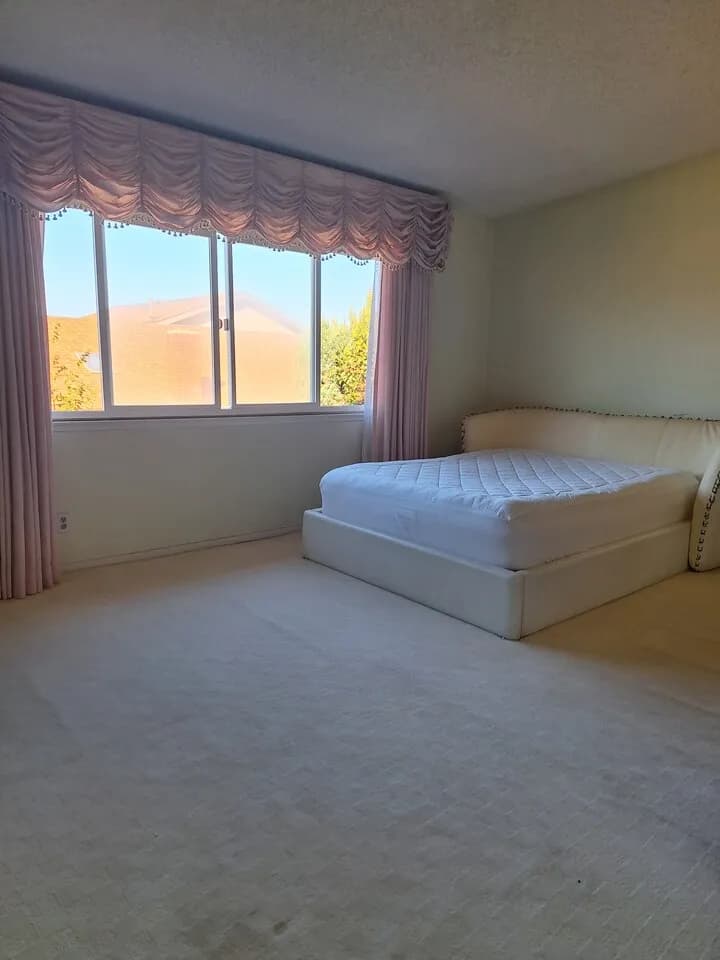 세리토스 방렌트 인턴.직장여성 환영합니다.
					1 Bed
					Cerritos's preview 0