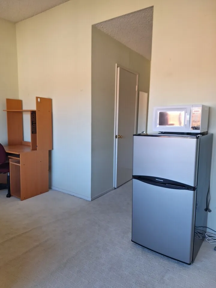세리토스 방렌트 인턴.직장여성 환영합니다.
					1 Bed
					Cerritos's preview 1