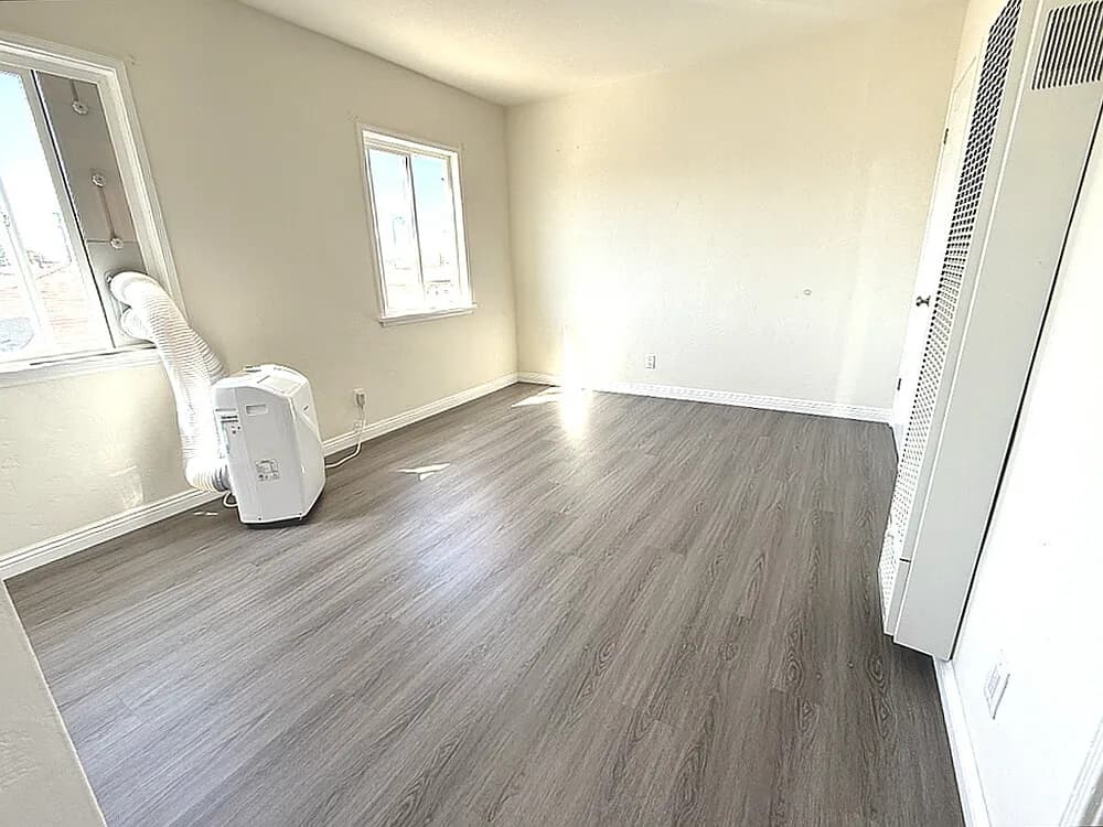 Studio, $1,550 Inglewood
					Studio
					Inglewood's preview 1