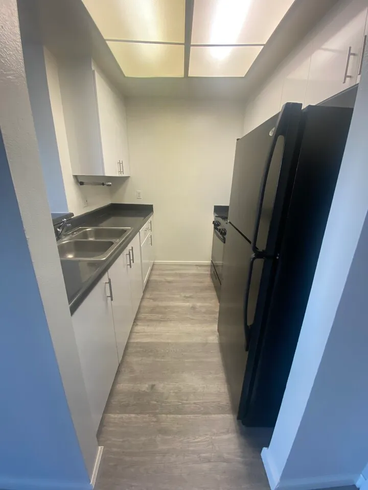 위치 좋은 1bed/1bath/1 or 2 parking
					아파트
					한인타운's preview 1