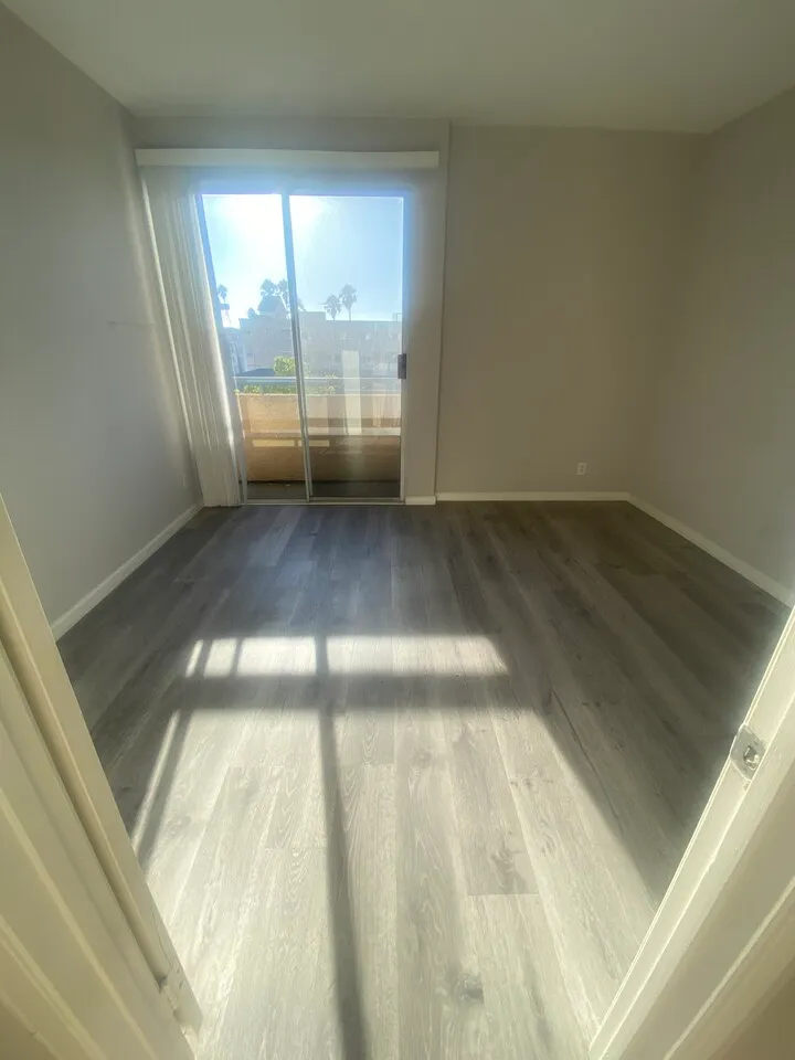 위치 좋은 1bed/1bath/1 or 2 parking
					아파트
					한인타운's preview 2
