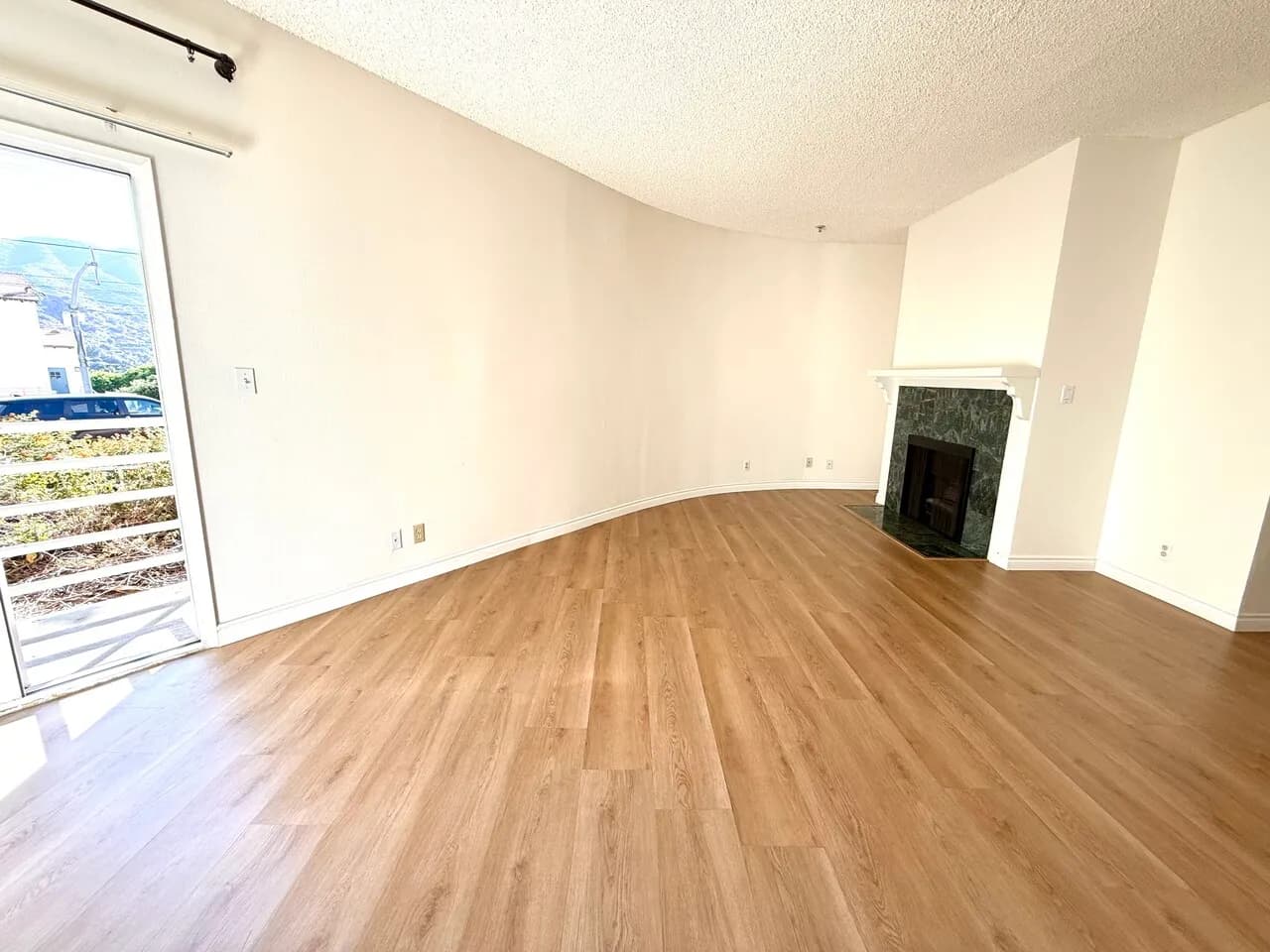 라크라센타 콘도 3BED + 2BATH $2,850
					콘도
					라크라센타's preview 2