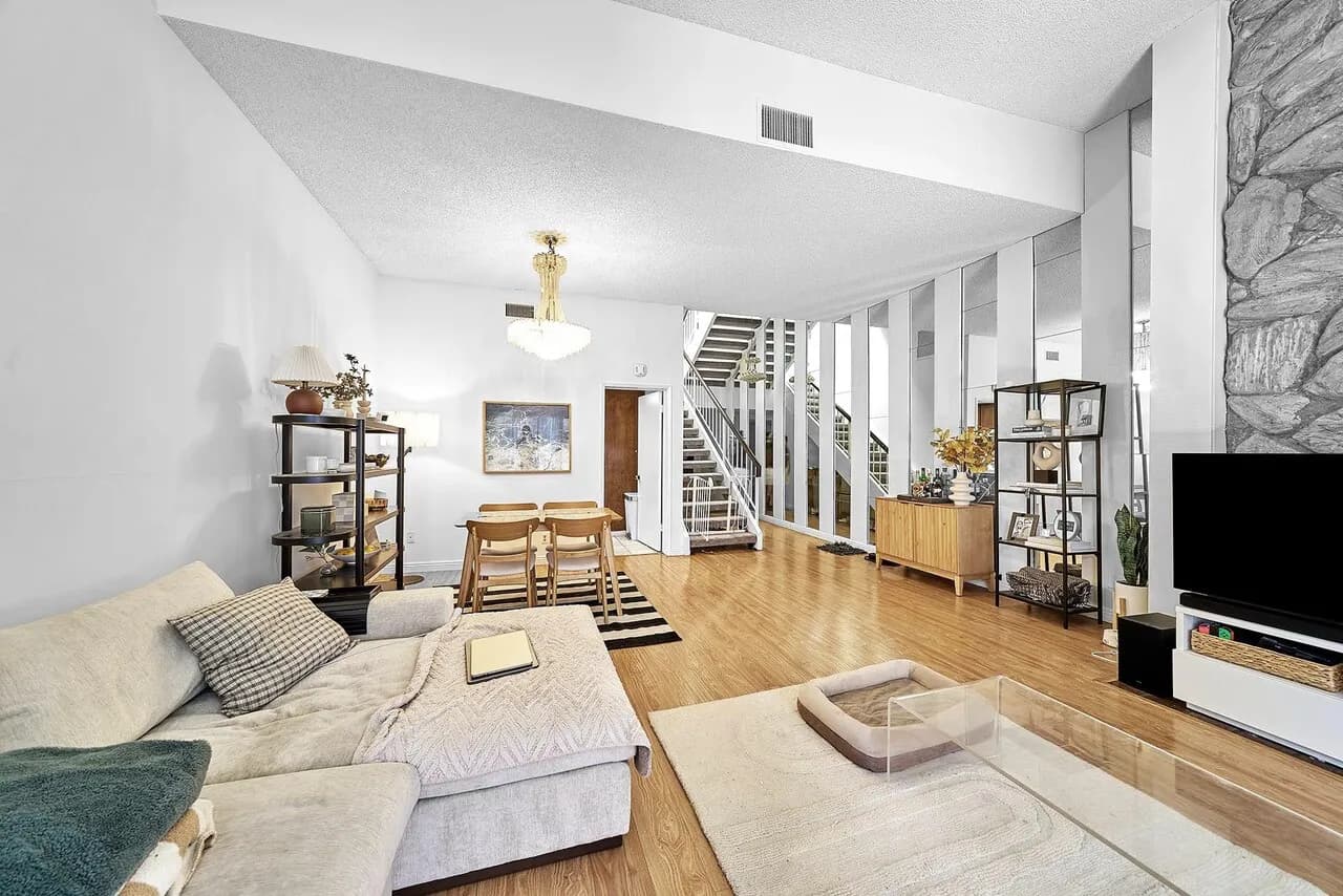 행콕팍 3가학군 타운하우스, 방2,화3 $3500,
					2 Bed
					Los Angeles's preview 2