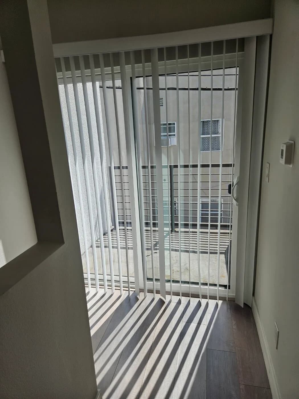 새콘도 3bed 3bath입니다
					하우스
					Los Angeles's preview 2