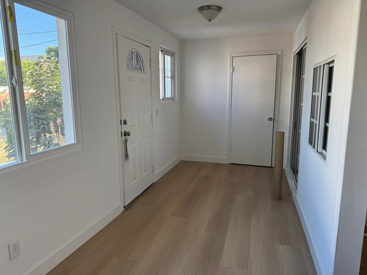 한인타운 리모델 1베드, 1베스, 1파킹
					1 Bed
					Los Angeles's preview 1