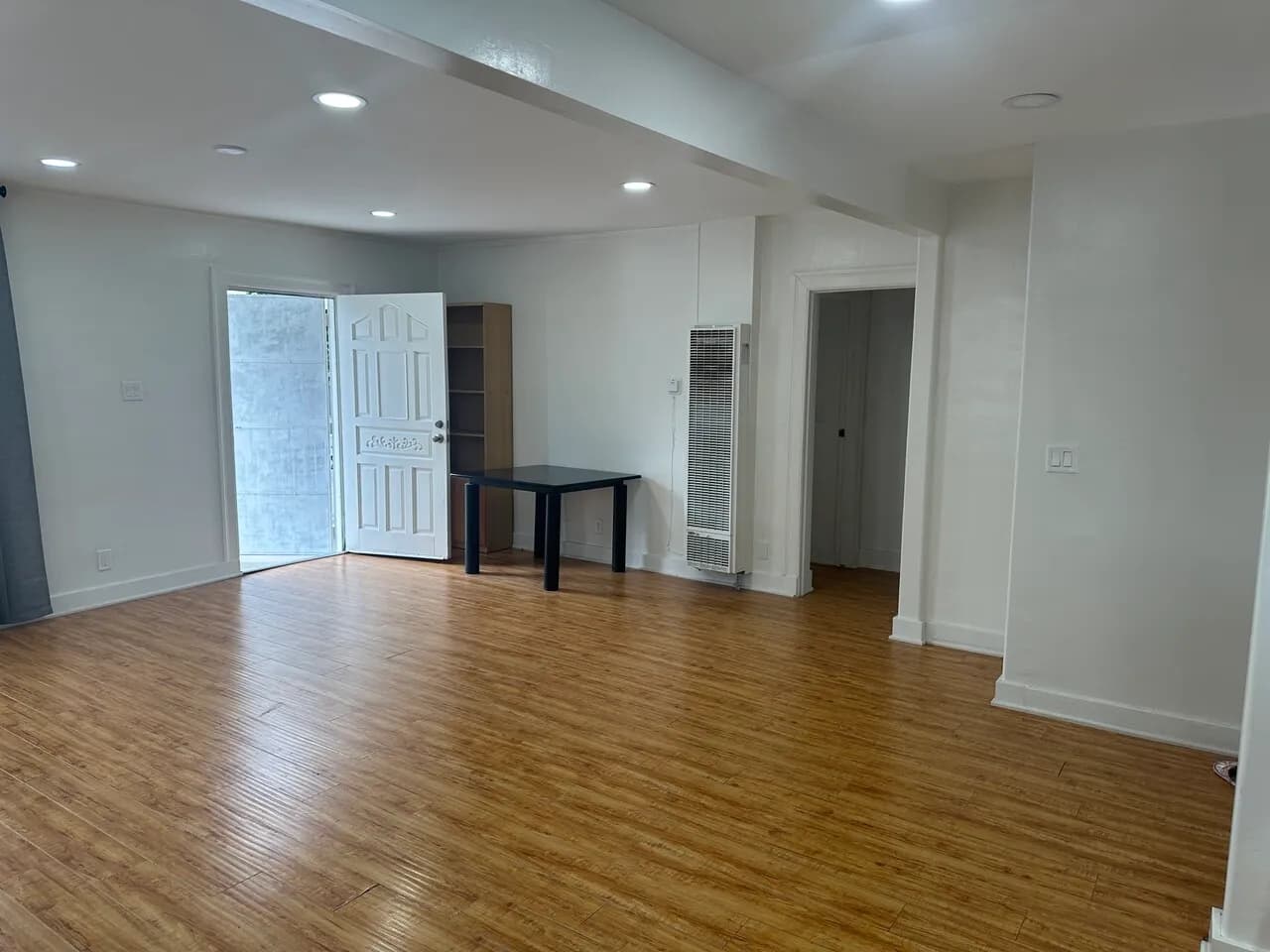 한타 2bed + 2bath + 2parking
					하우스
					Los Angeles's preview 3