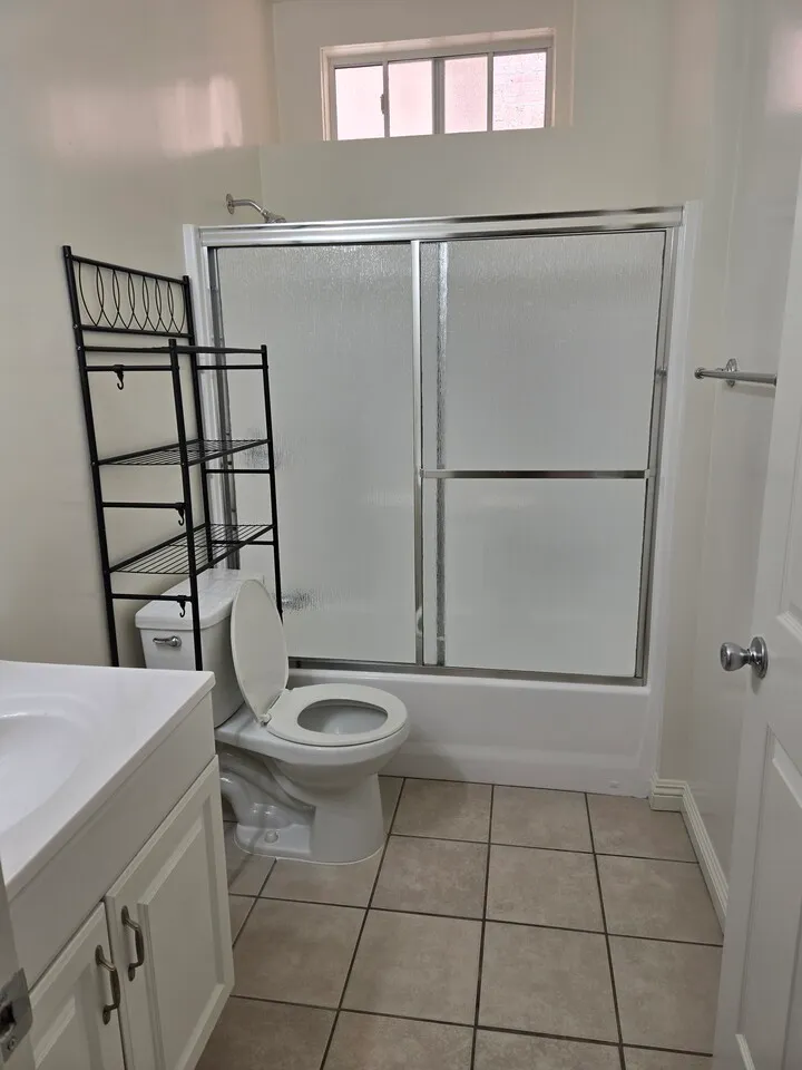 방2+1 Large Den+화장실 2+ 3 파킹
					2 Bed
					Los Angeles's preview 2