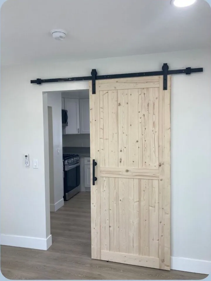 2 bed 2 bath
					2 Bed
					Los Angeles's preview 0