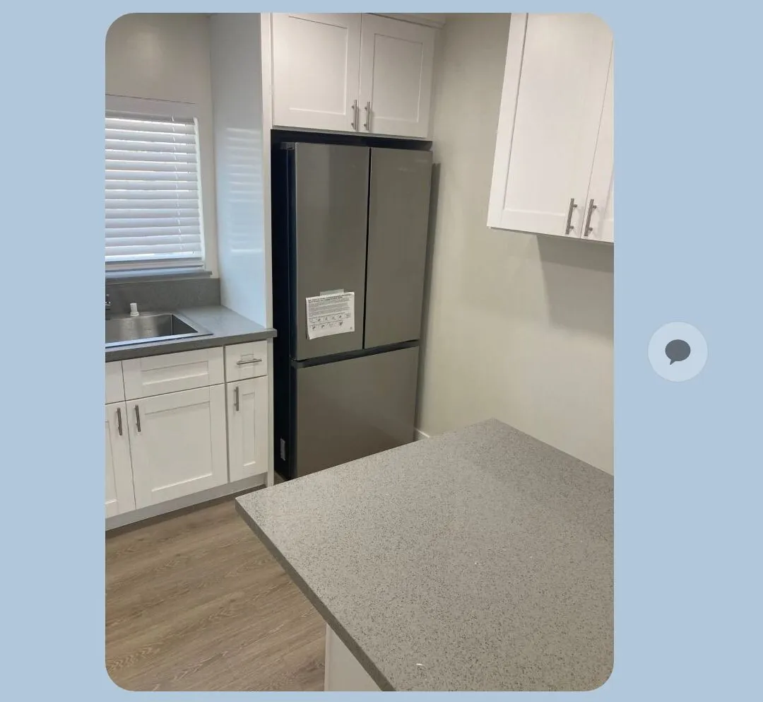2 bed 2 bath
					2 Bed
					Los Angeles's preview 3