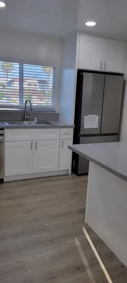 3 bed 2 bath
					3 Bed
					Los Angeles's preview 3