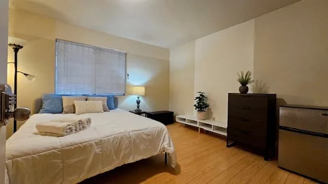 룸메잇, 1달 Free 올림픽 + 카타리나
					3 Bed
					Los Angeles's preview 2