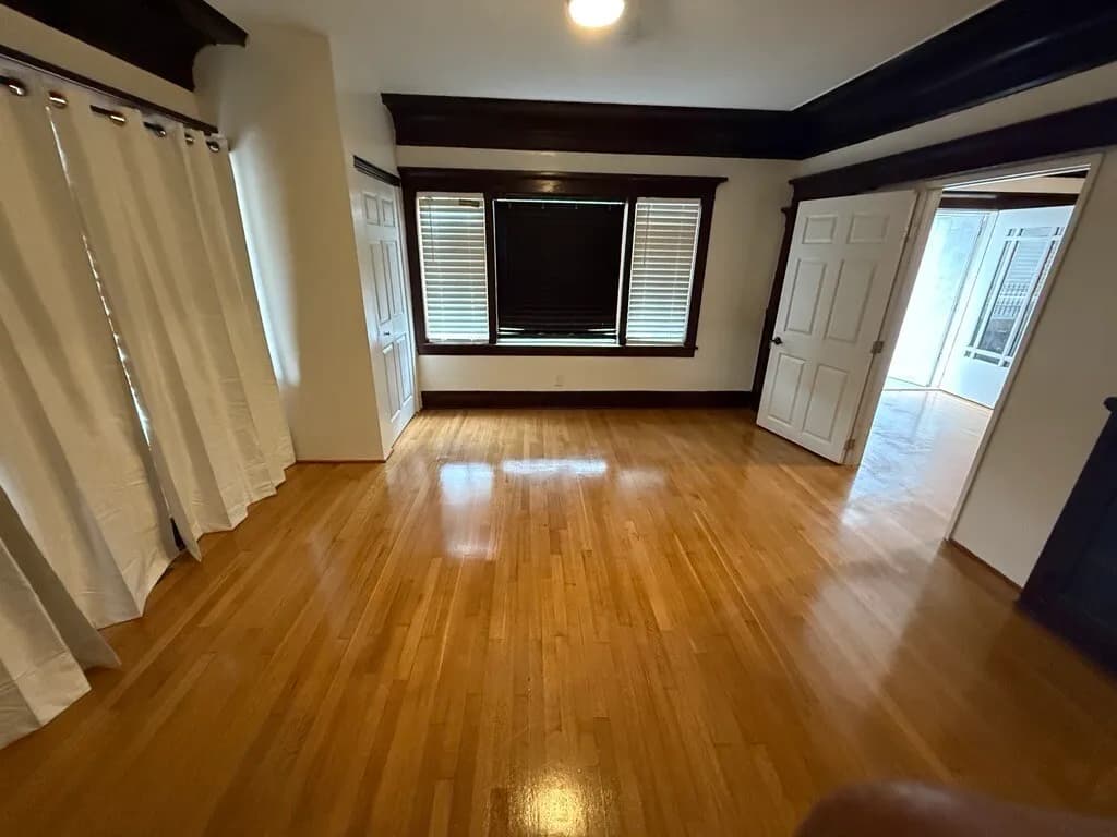 코리아타운 3 bed 리모델링 유닛 임대
					3 Bed
					Los Angeles's preview 1