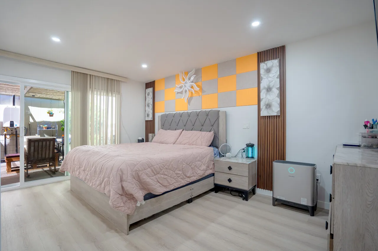LA MIRADA 4/3. 1752SF REMODELED $4300/ MO.+ UTIL
					하우스
					La Mirafa's preview 3
