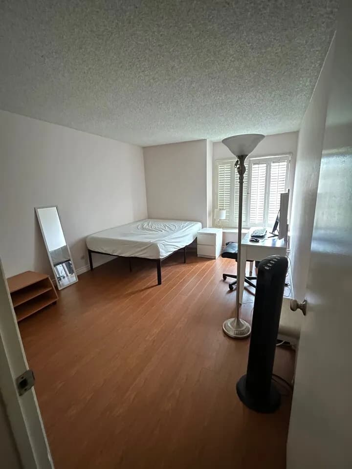 플러튼 Fullerton Amerige Heights, 여성 구함
					1 Bed
					Fullerton's preview 0