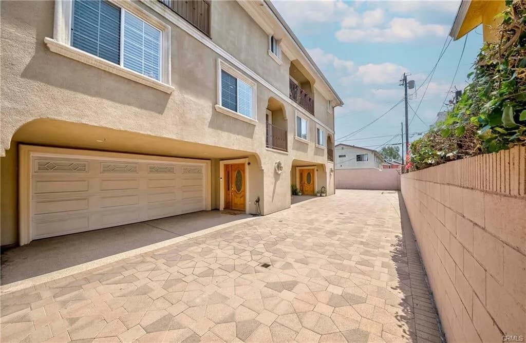 [토랜스] 2005년생 게이트단지 리모델링 타운홈
						1633 SQFT, 조용한 주택가
						타운하우스  Torrance CA's preview 0