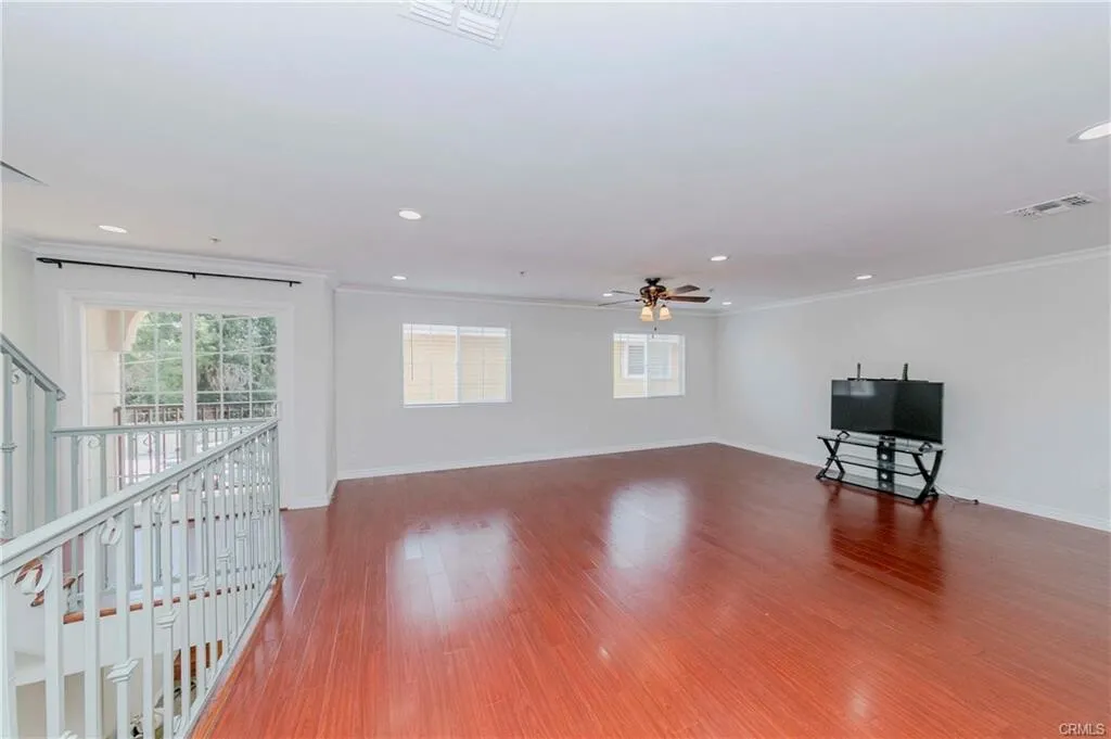 [토랜스] 2005년생 게이트단지 리모델링 타운홈
						1633 SQFT, 조용한 주택가
						타운하우스  Torrance CA's preview 1